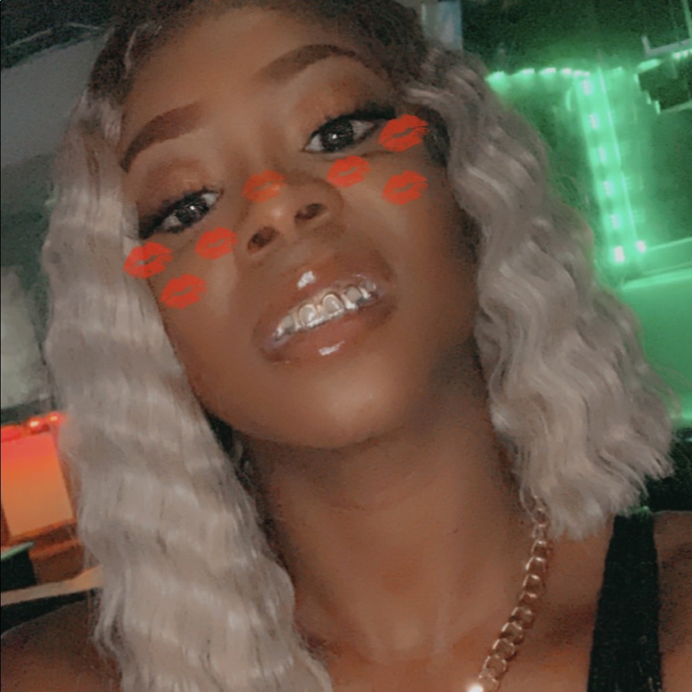 Meet your Posher, Asha